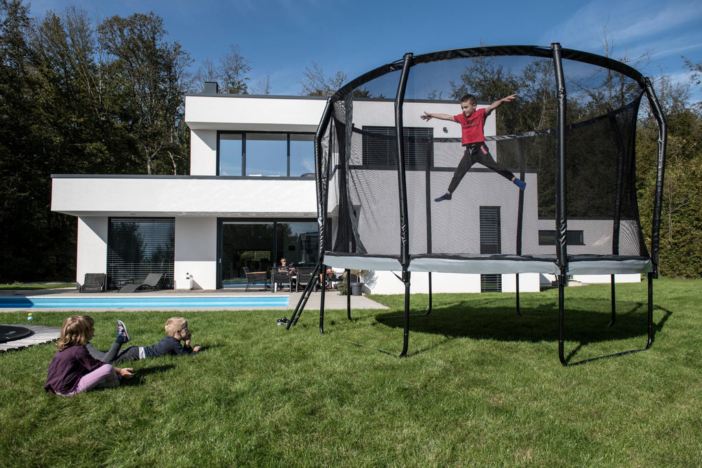 Akrobat Orbit Pro trampoliini 366cm turvaverkolla ja tikapuilla